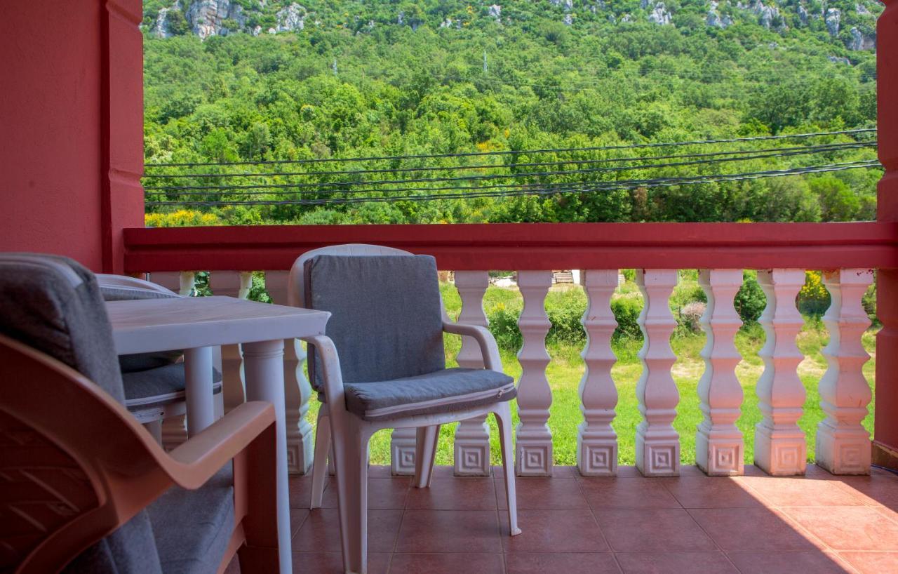 Family Apartments Vukcevic Чань Екстер'єр фото