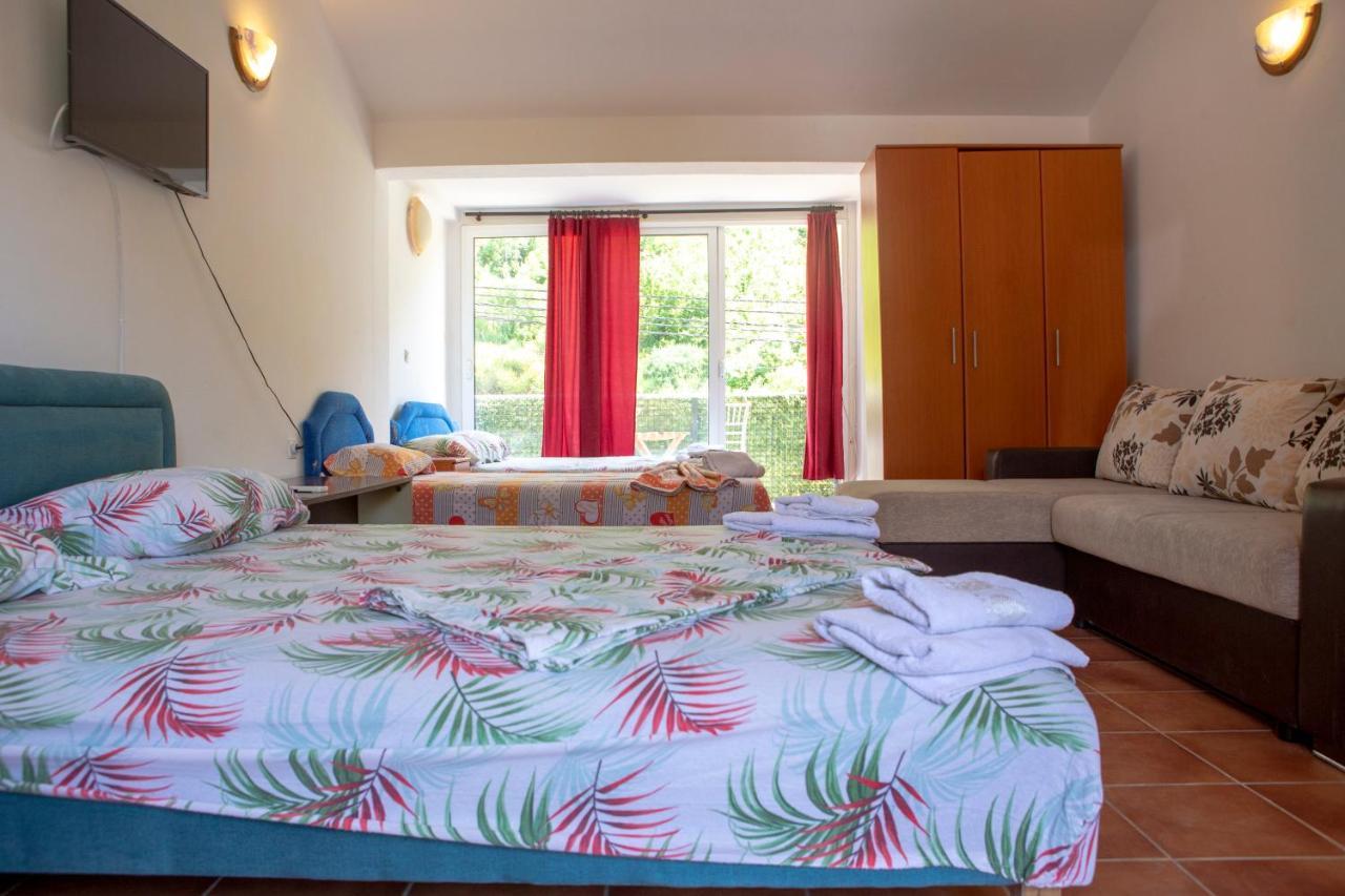 Family Apartments Vukcevic Чань Екстер'єр фото