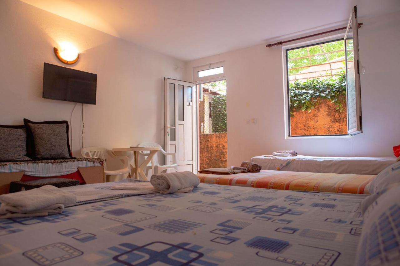 Family Apartments Vukcevic Чань Екстер'єр фото