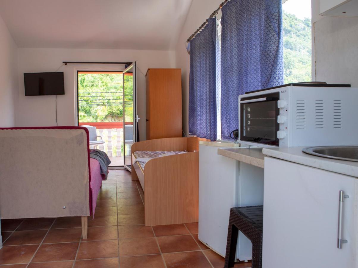 Family Apartments Vukcevic Чань Екстер'єр фото
