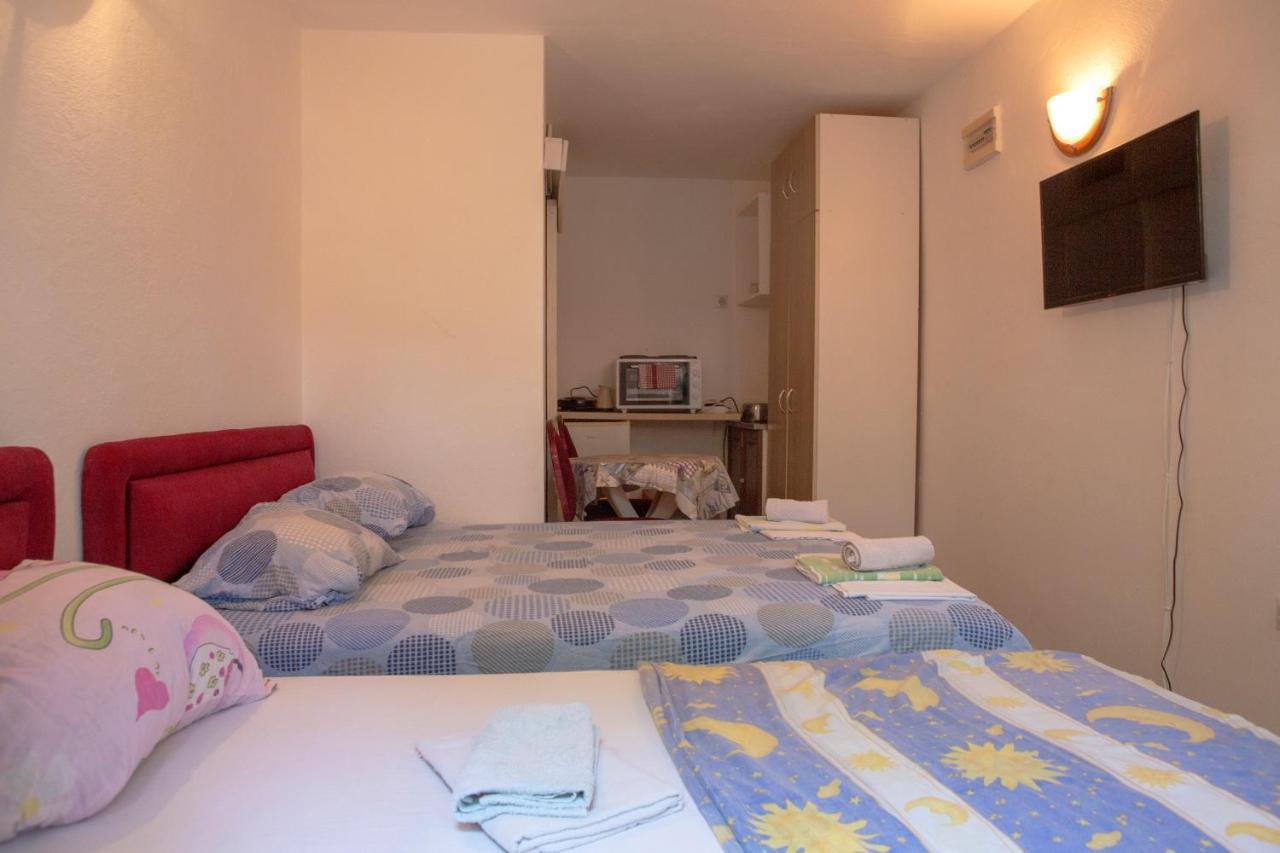 Family Apartments Vukcevic Чань Екстер'єр фото
