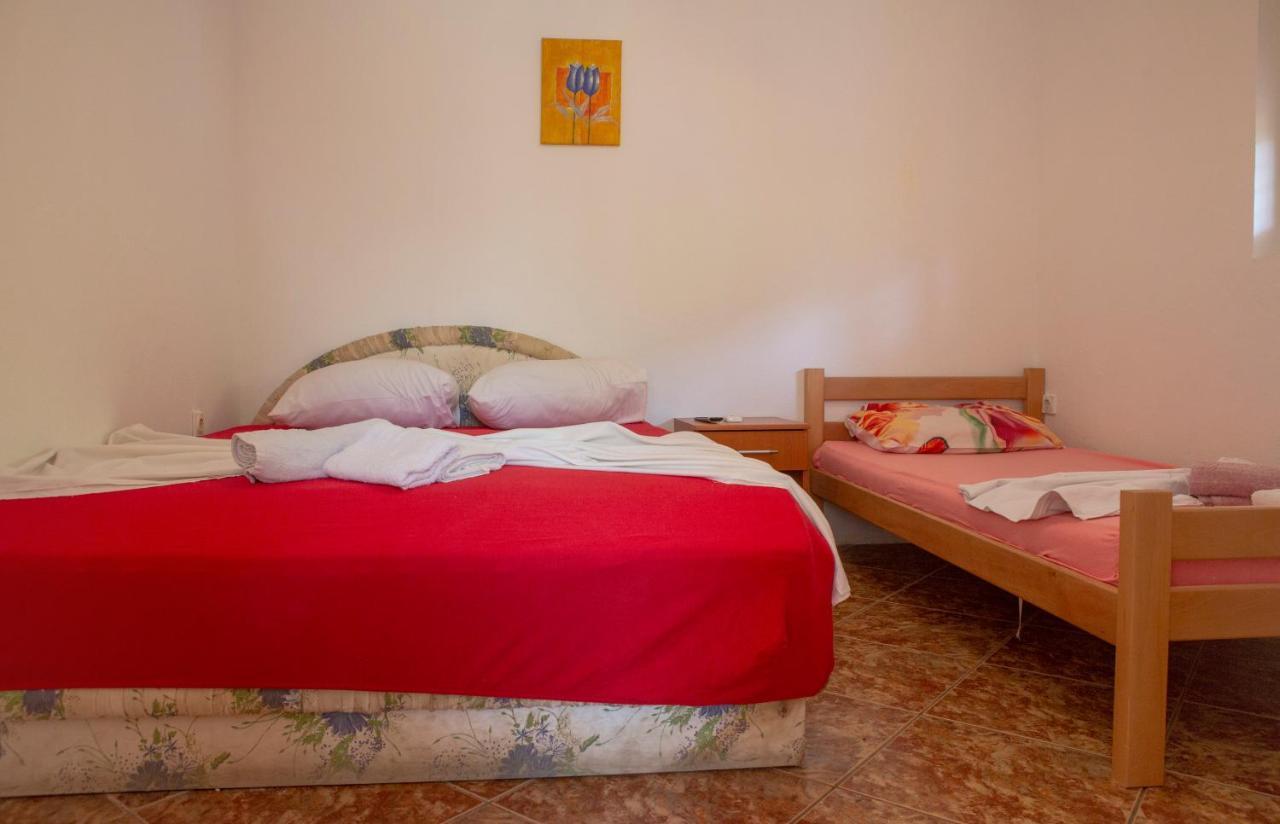 Family Apartments Vukcevic Чань Екстер'єр фото