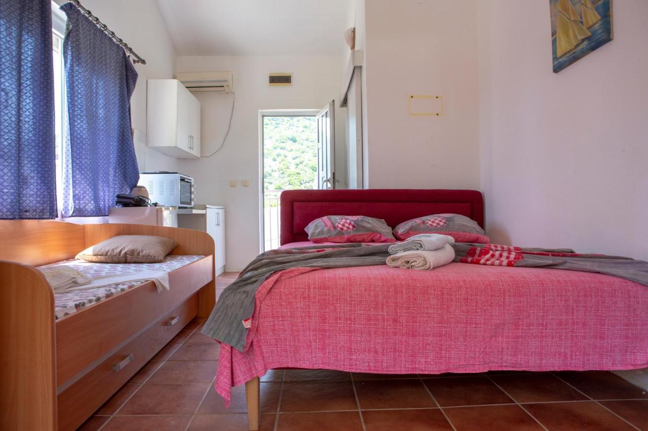 Family Apartments Vukcevic Чань Екстер'єр фото